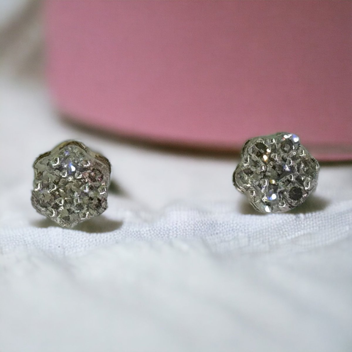 10KT Gold 3MM Flower Stud Earrings, Genuine SI Diamond - 0.10 CT