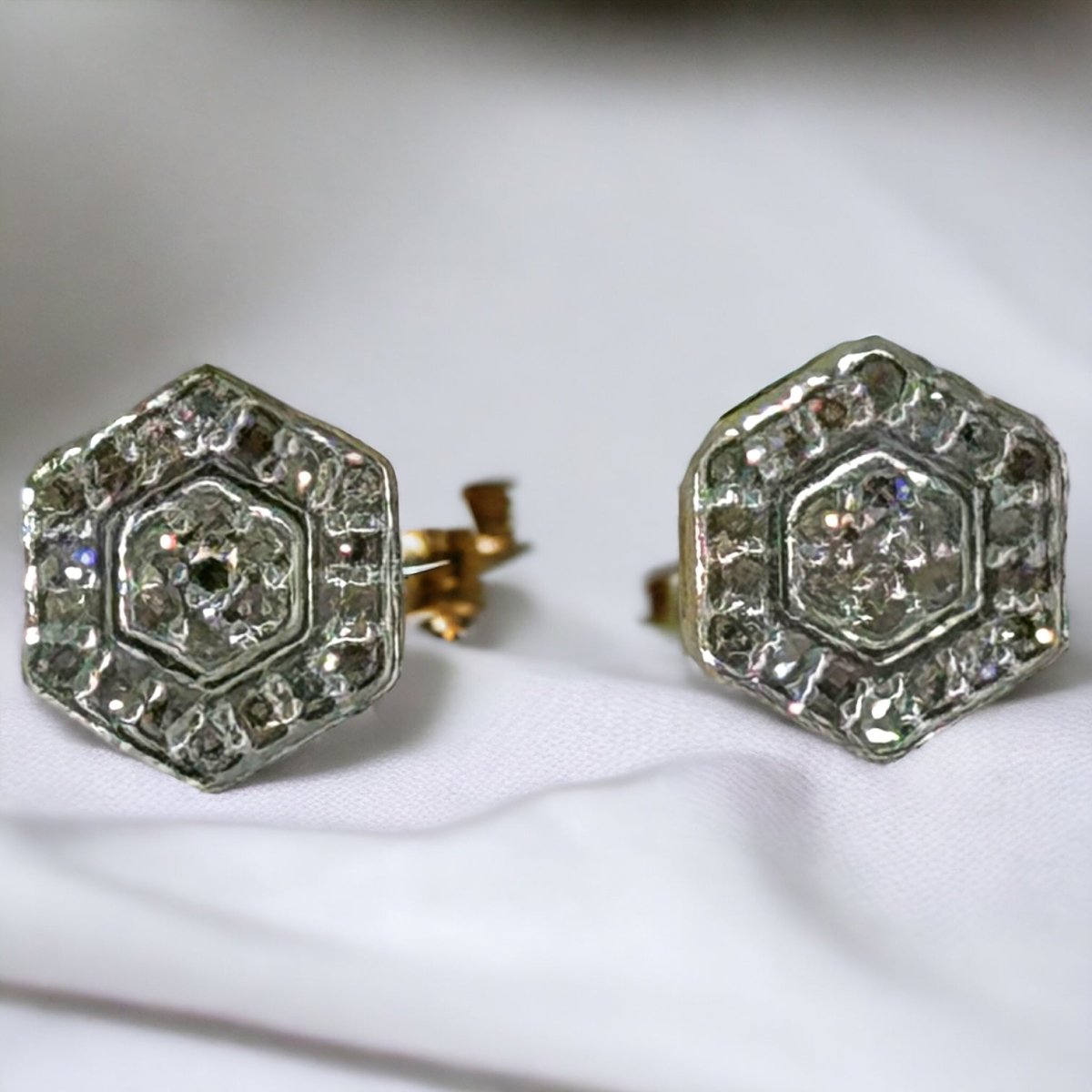 10KT Gold 6MM Hexagon Stud Earrings, Genuine SI Diamond - 0.10 CT, 6099