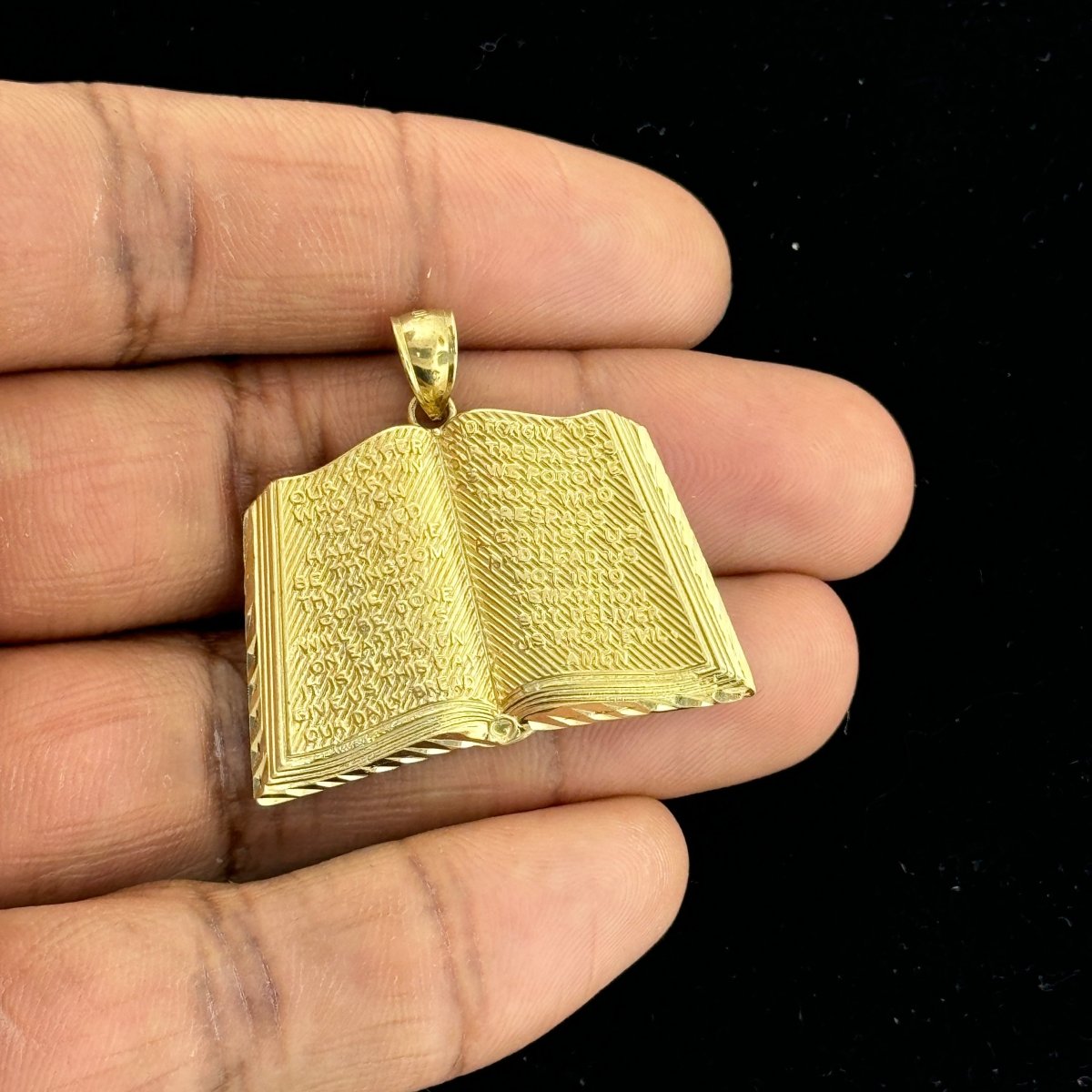 10KT Gold Bible Pendant with Engraved Text - 5.12 Grm