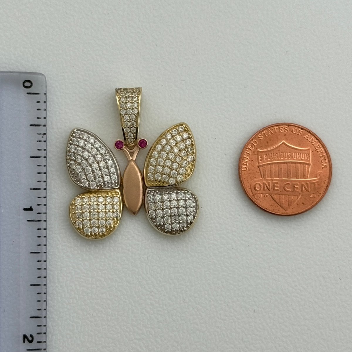 10KT Gold Butterfly Pendant, 4.66 GRM, 3 mm Bail