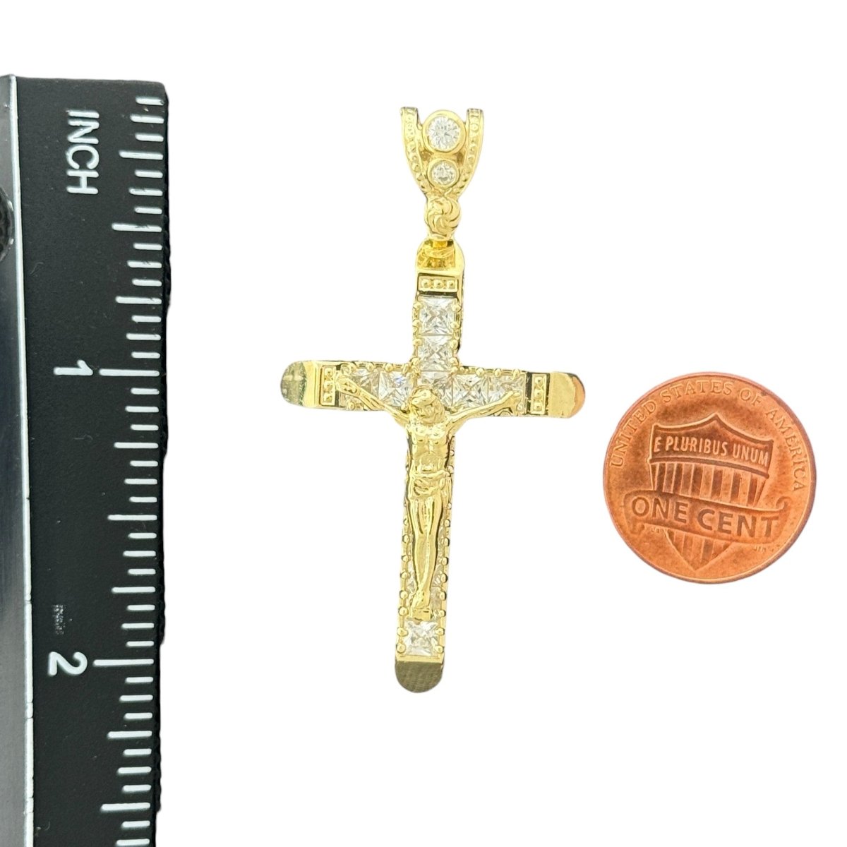 10KT Gold Crucifix Pendant with CZ Stones - 4.83g