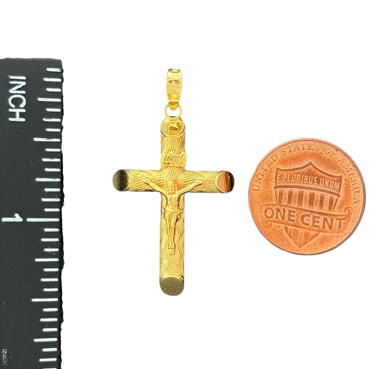 10KT Gold Crucifix Pendant with INRI Inscription - 1.81g