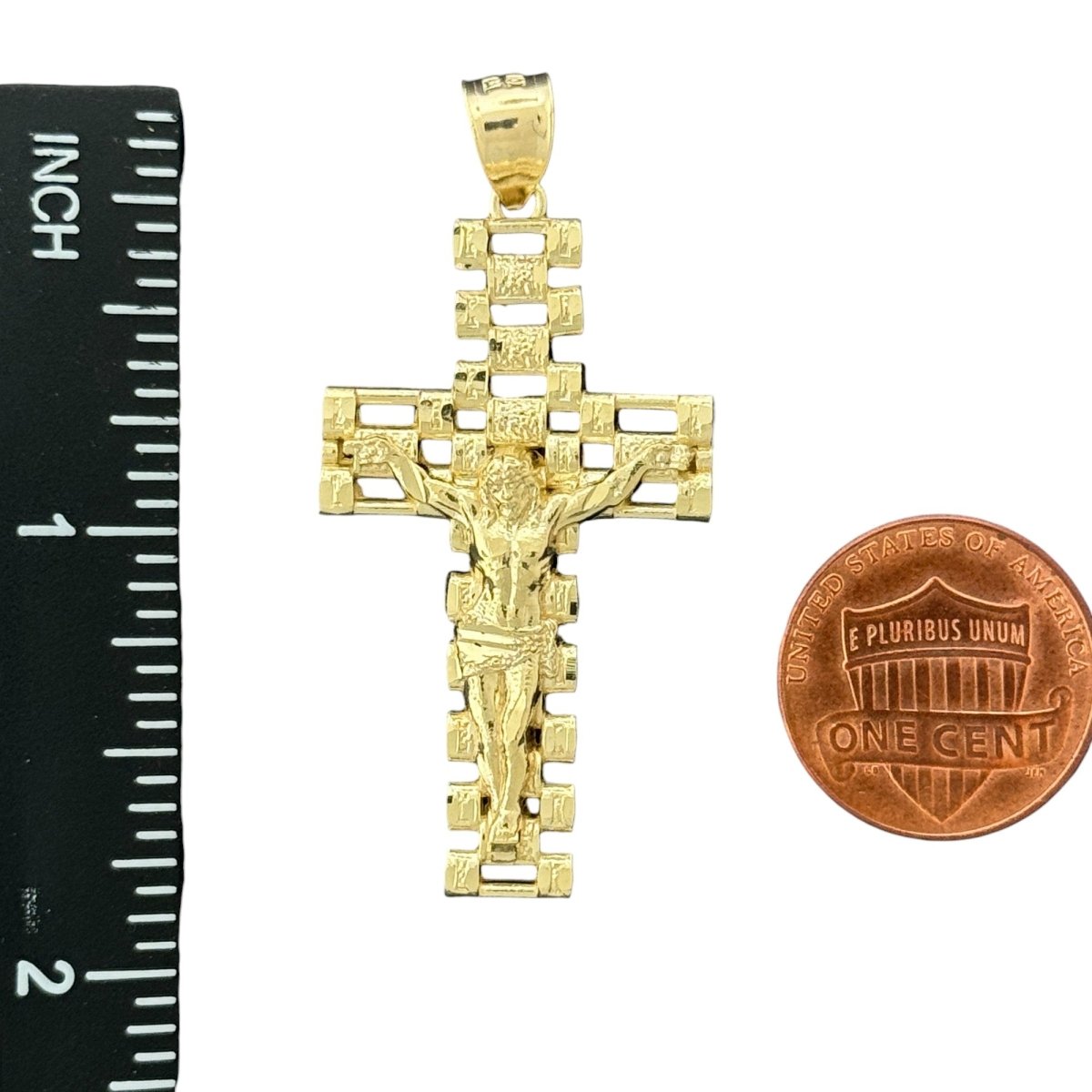 10KT Gold Crucifix Pendant with Openwork Design - 2.92g