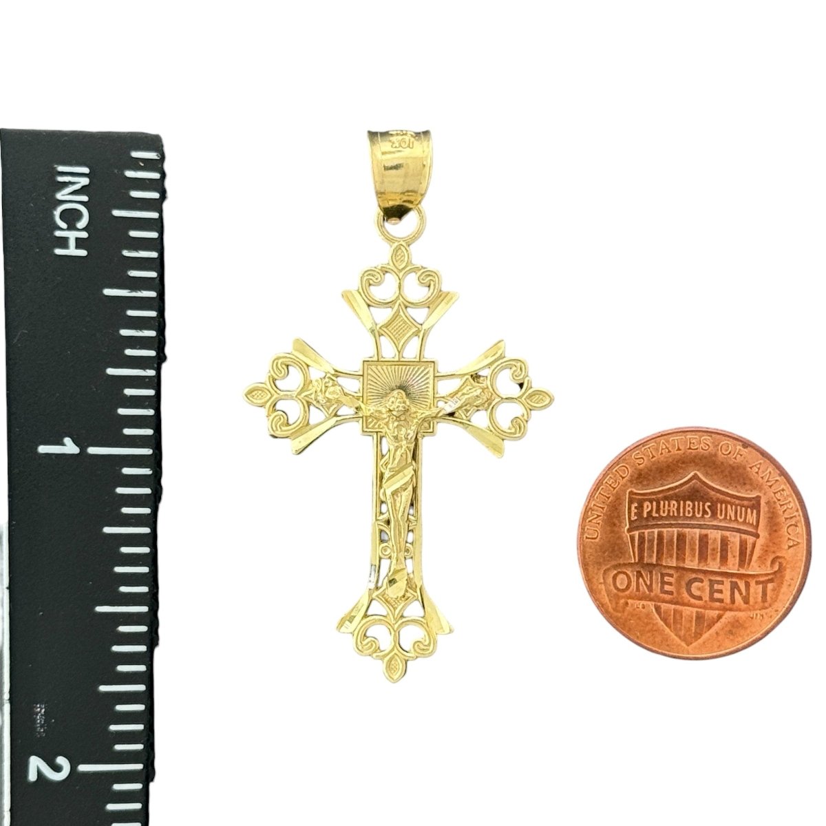 10KT Gold Filigree Crucifix Pendant - 2.63g