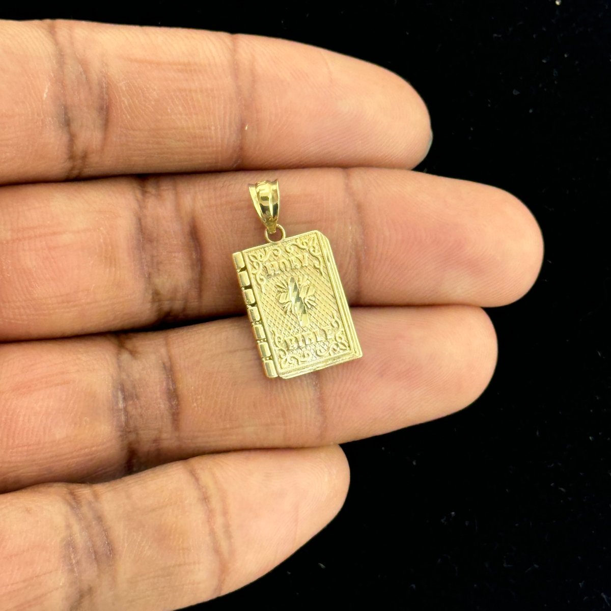 10KT Gold Holy Bible Pendant with Cross - 1.17 Grm