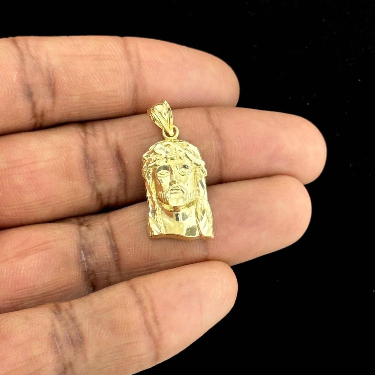 10KT Gold Jesus Pendant with Crown of Thorns - 1.9 Grm