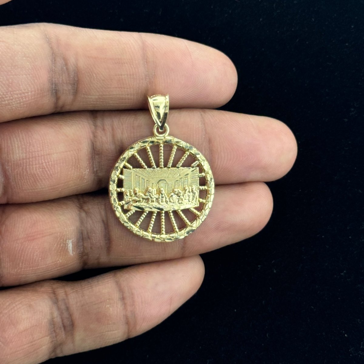 10KT Gold Last Supper Medallion Pendant - 3.3 Grm