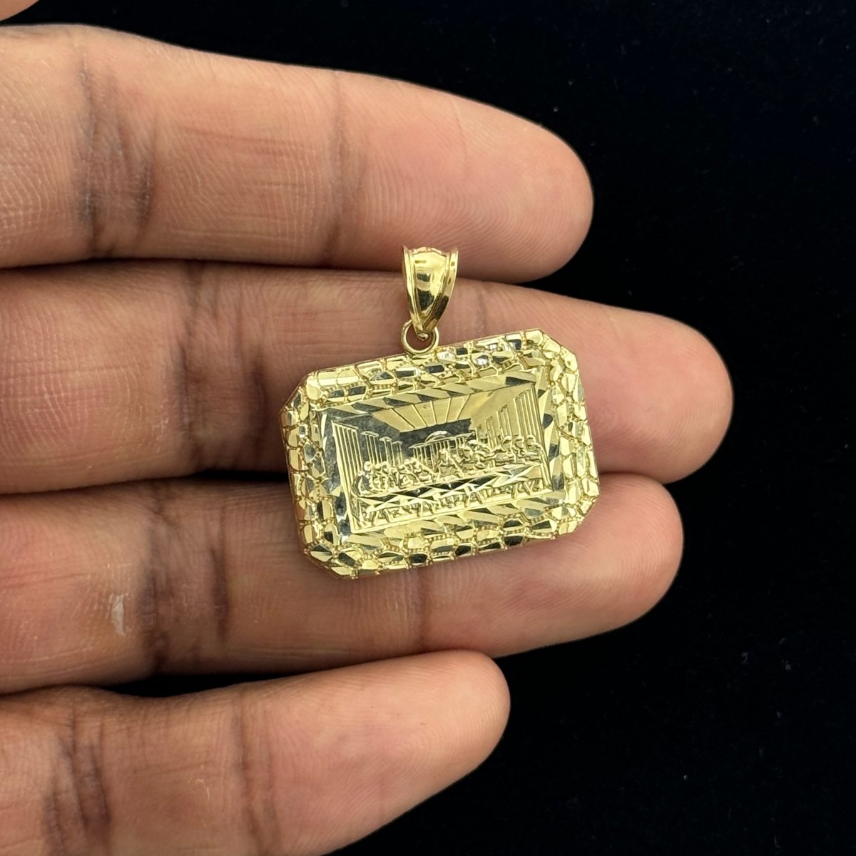 10KT Gold Last Supper Nugget Frame Pendant - 2.6 Grm