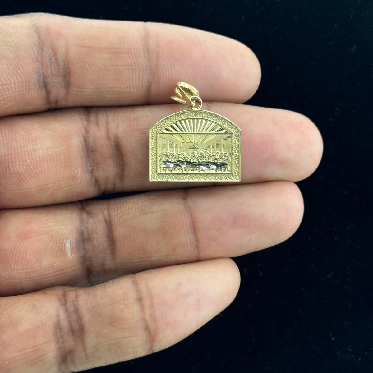 10KT Gold Last Supper Pendant - 1.8 Grm
