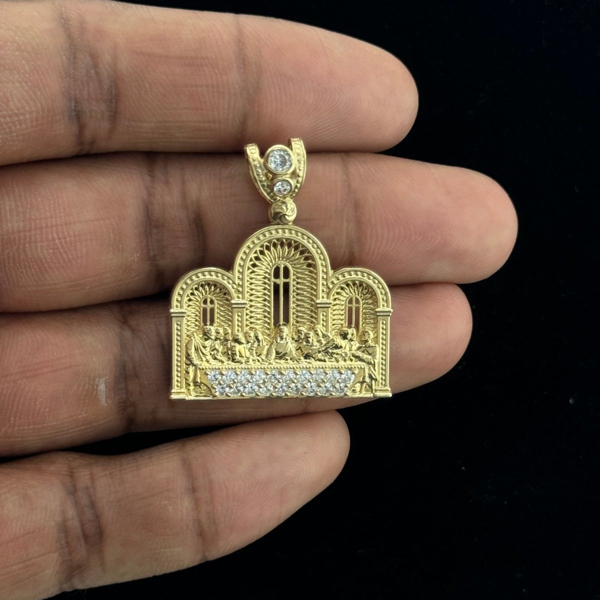 10KT Gold Last Supper Pendant with CZ Stones - 3.7 Grm