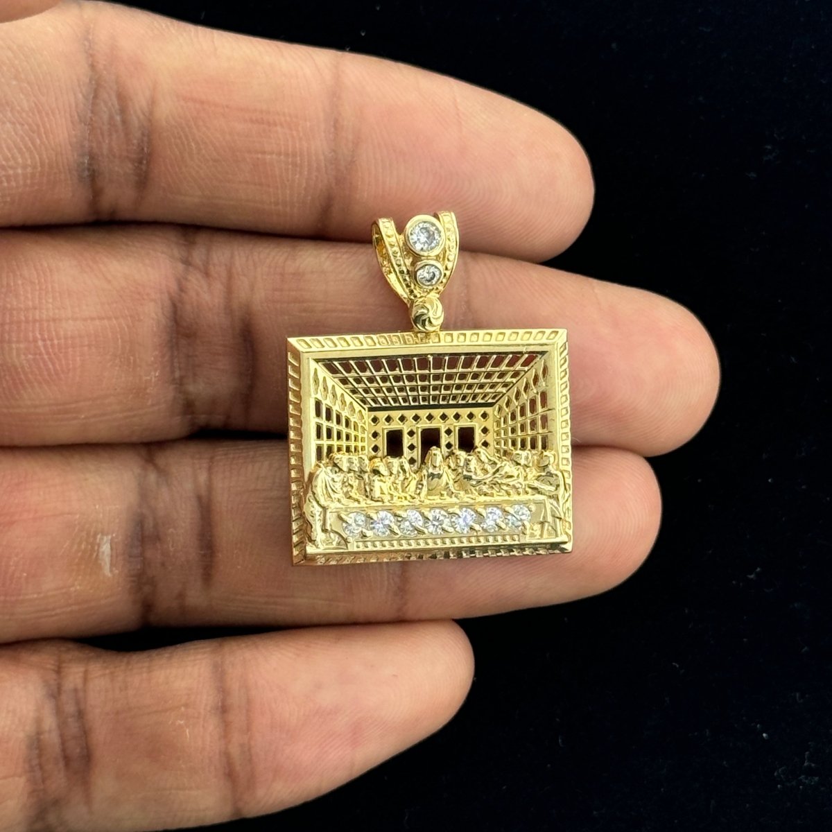 10KT Gold Last Supper Pendant with CZ Stones - 3.8 Grm