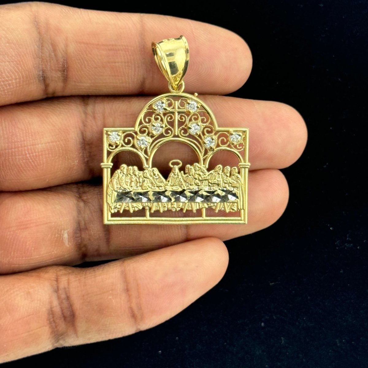 10KT Gold Last Supper Pendant with CZ Stones - 4.9 Grm