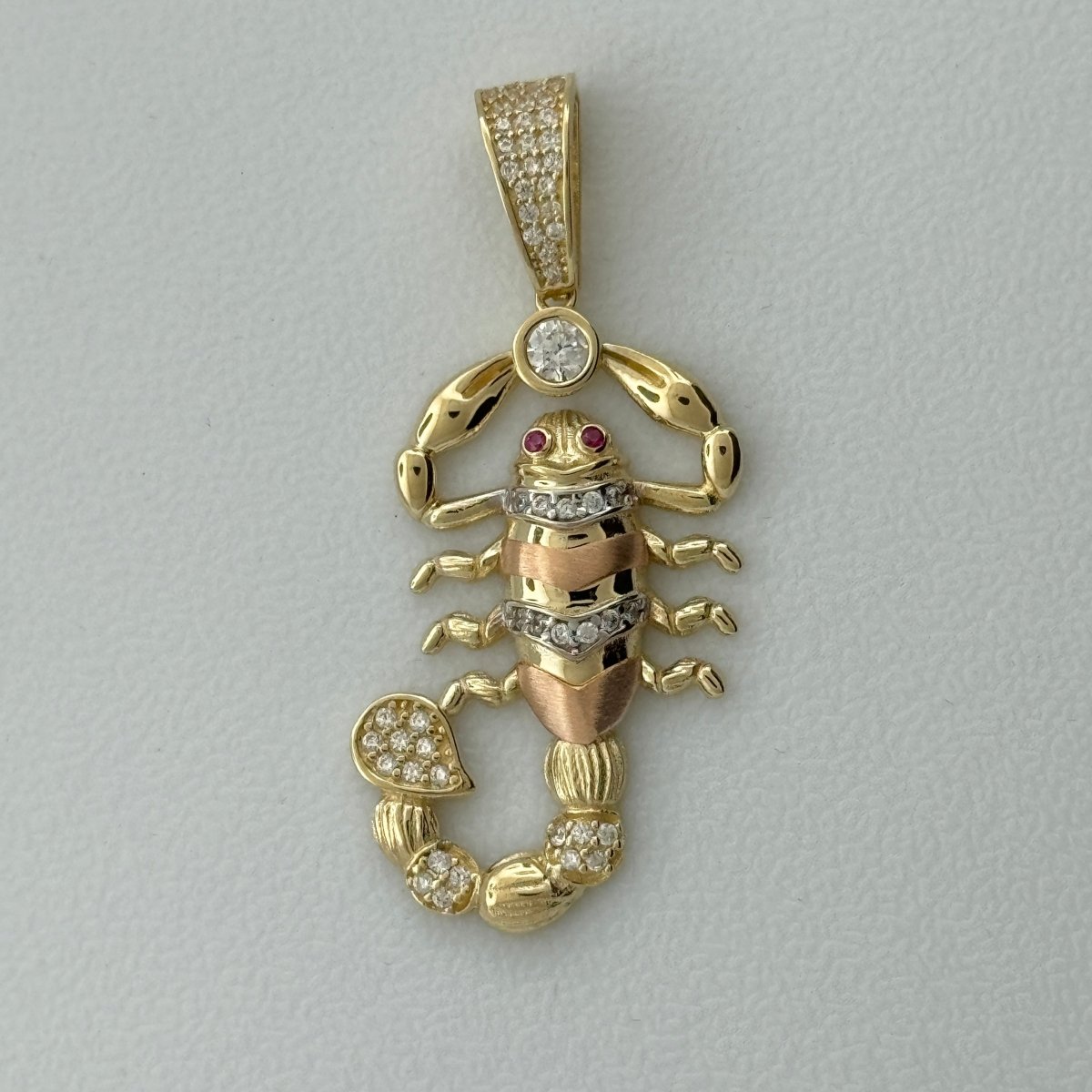 10KT Gold Scorpion Pendant, 3.95 GRM, 3 mm Bail