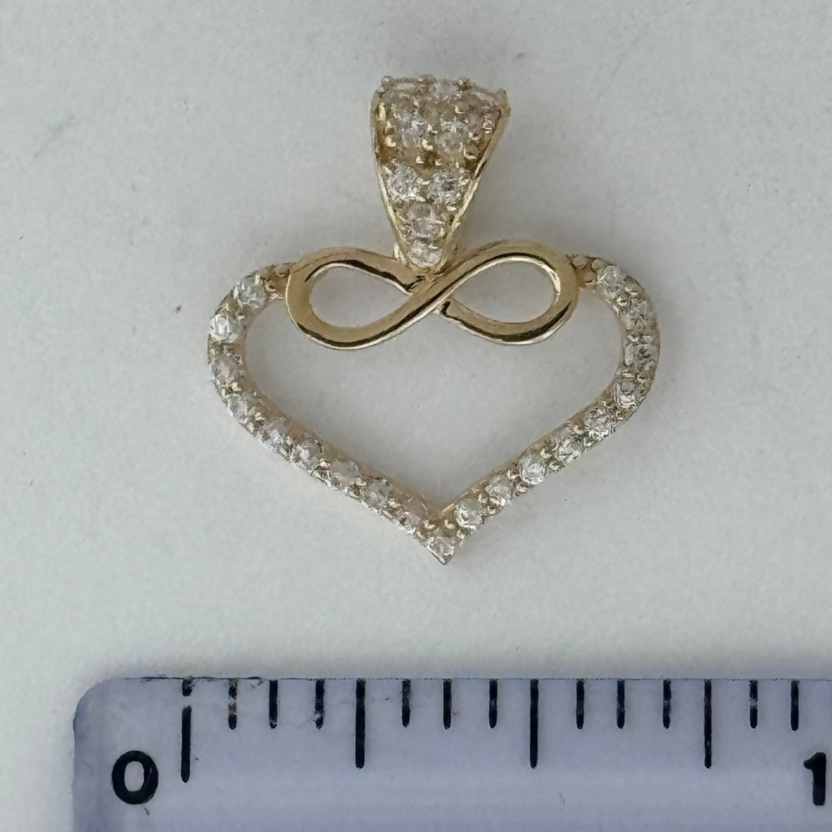 10KT Heart Gold Pendant, 0.8 GRM, 1.5 mm Bail
