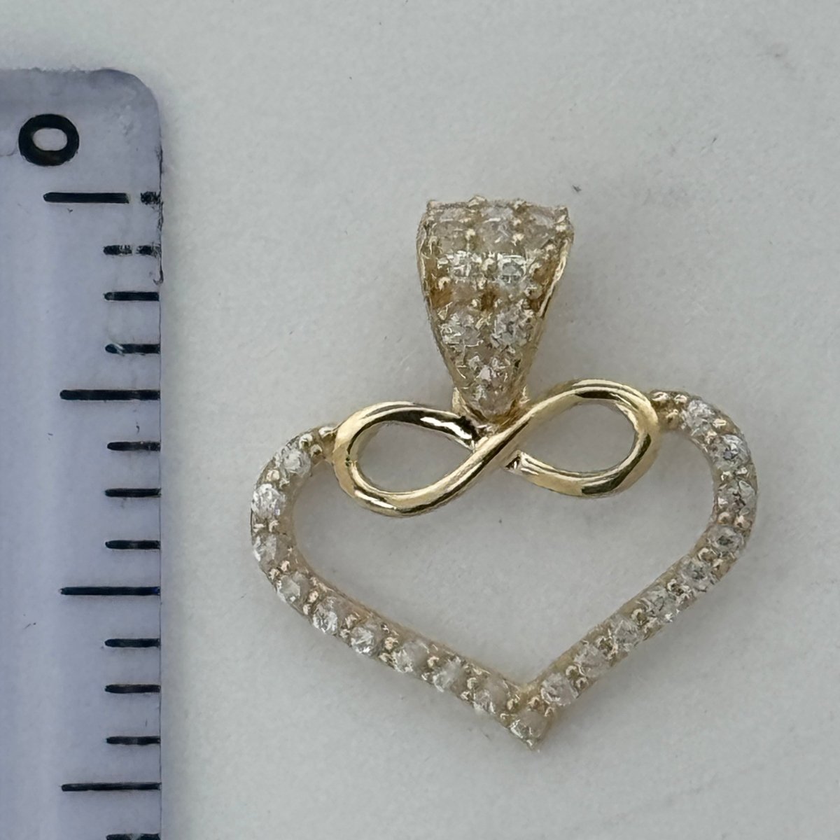 10KT Heart Gold Pendant, 0.8 GRM, 1.5 mm Bail