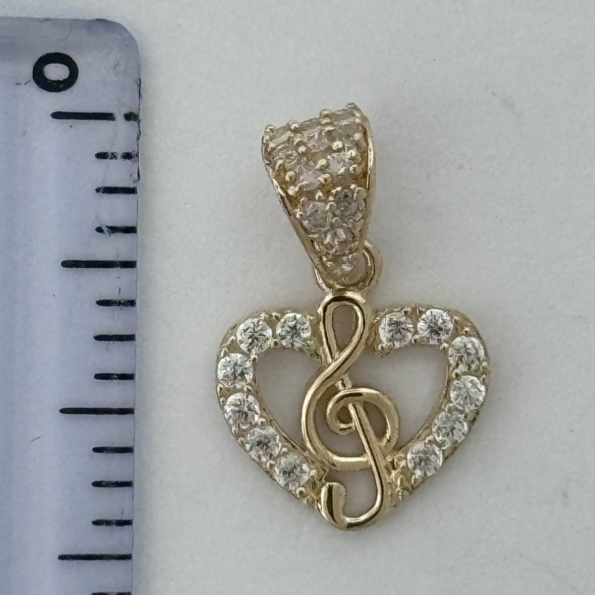 10KT Heart Gold Pendant, 0.95 GRM, 1.5 mm Bail