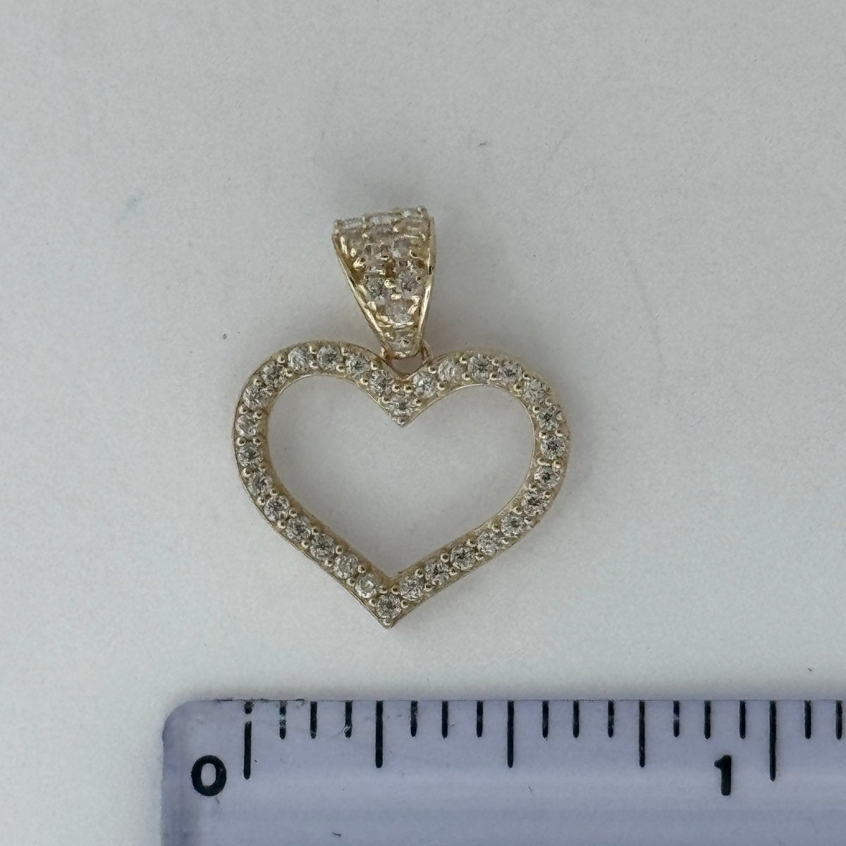 10KT Heart Gold Pendant, 1.2 GRM, 1.5 mm Bail