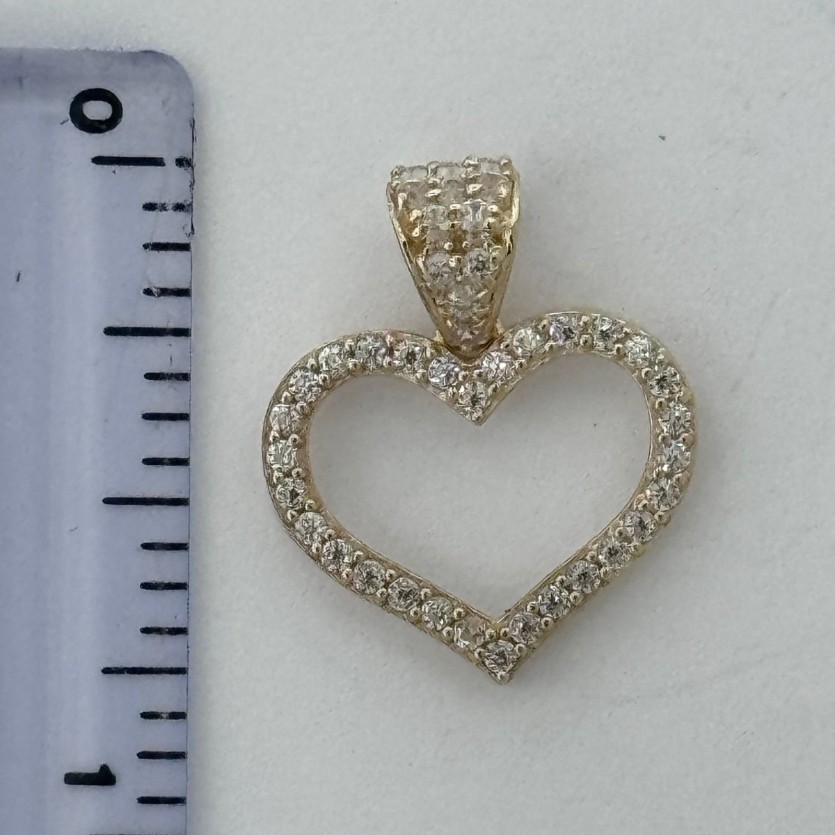 10KT Heart Gold Pendant, 1.2 GRM, 1.5 mm Bail