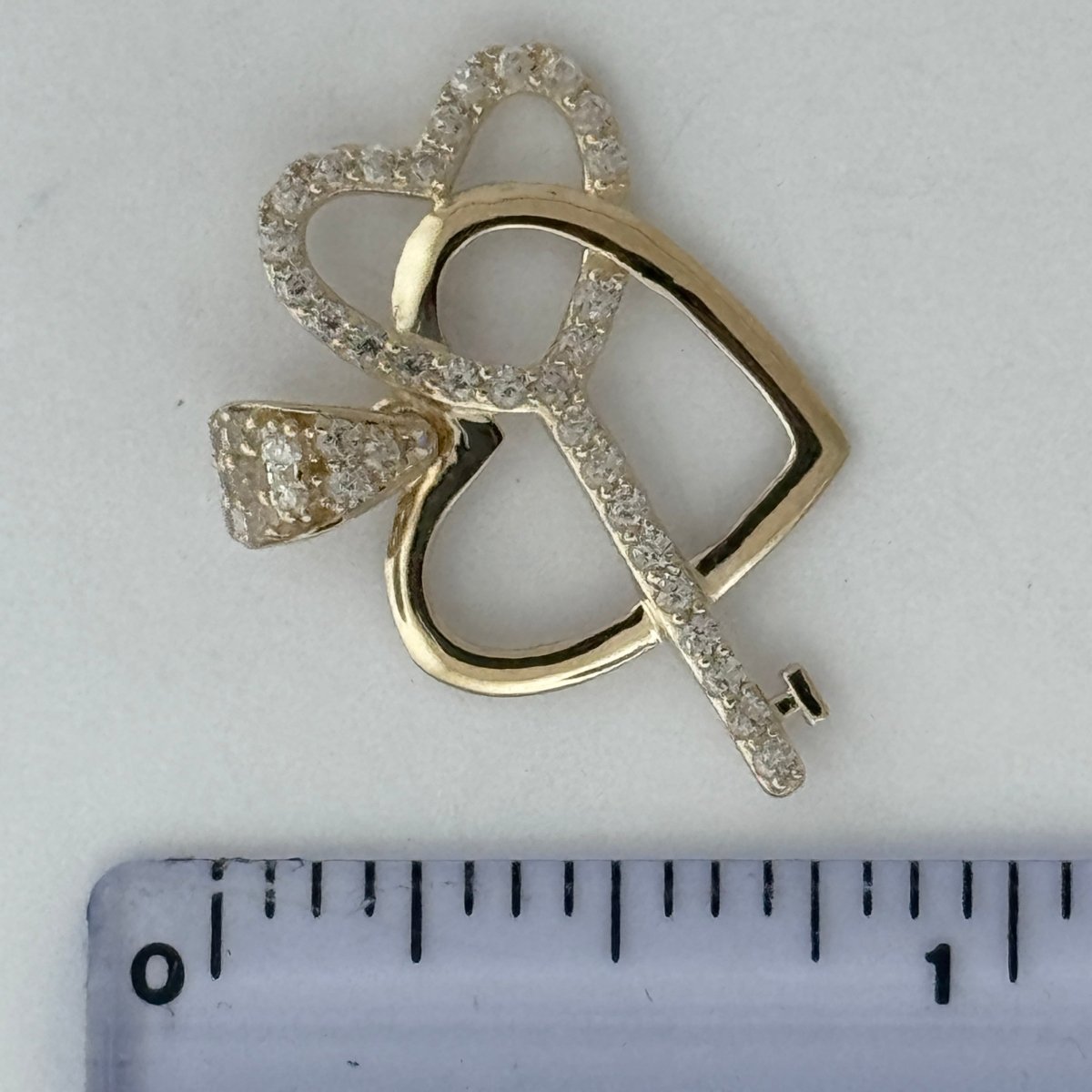 10KT Heart Gold Pendant, 1.44 GRM, 1.5 mm Bail