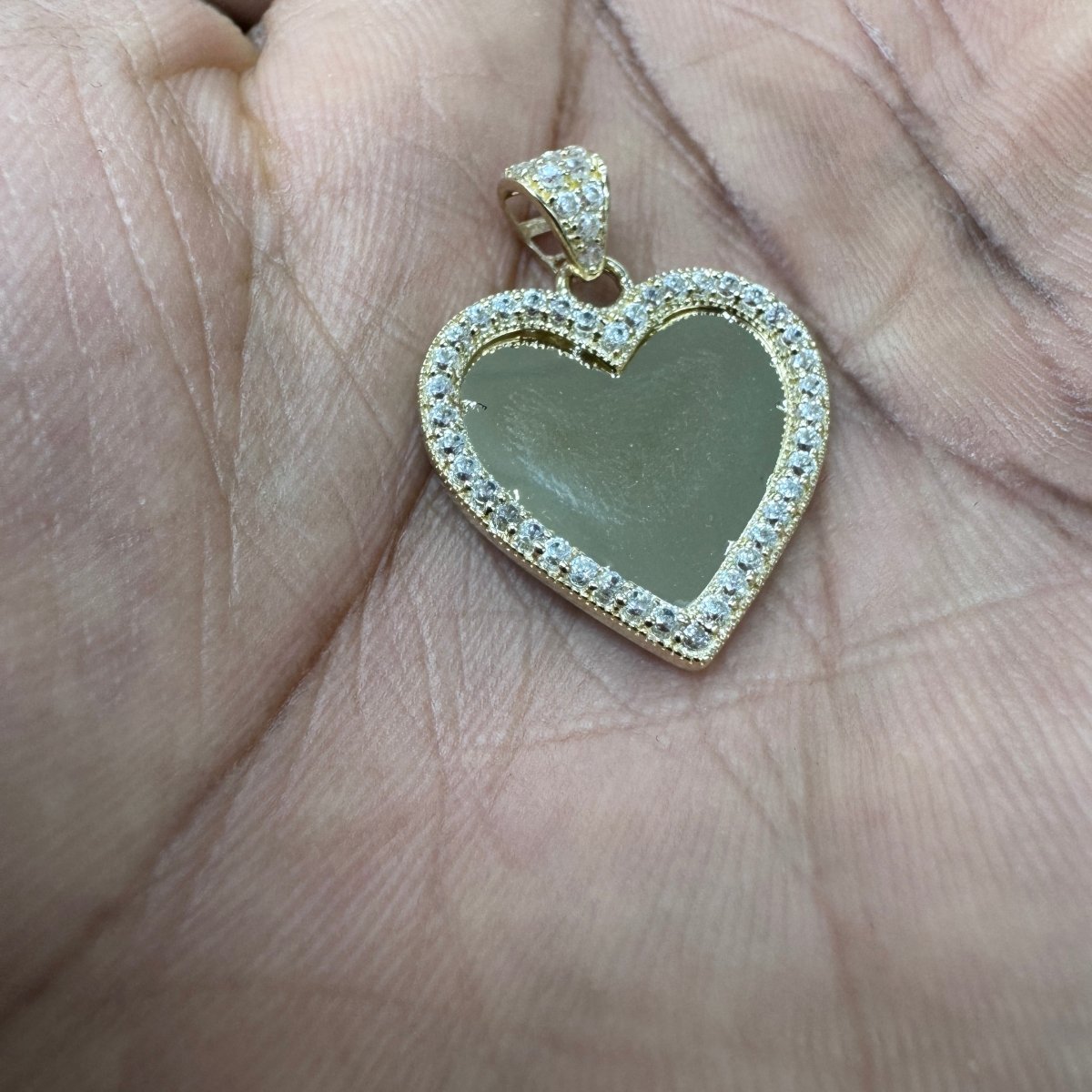 10KT Heart Gold Pendant, 2.1 GRM, 1.5 mm Bail
