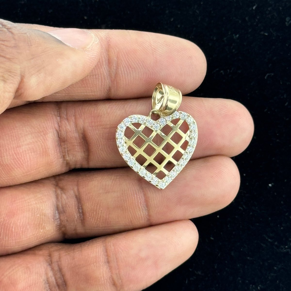 10KT Heart Lattice Pattern Gold Pendant - 2.37Grm