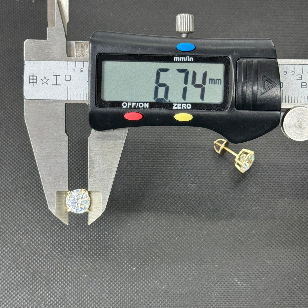 10KT Moissanite Round Earring - 0.3CT, 0.5CT, 1CT, 1.5CT, 2CT, 2.5CT, 3CT