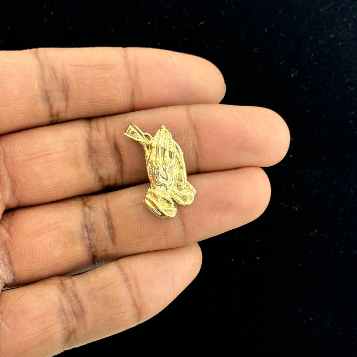 10KT Praying Hands Gold Pendant - 1.15 Grm