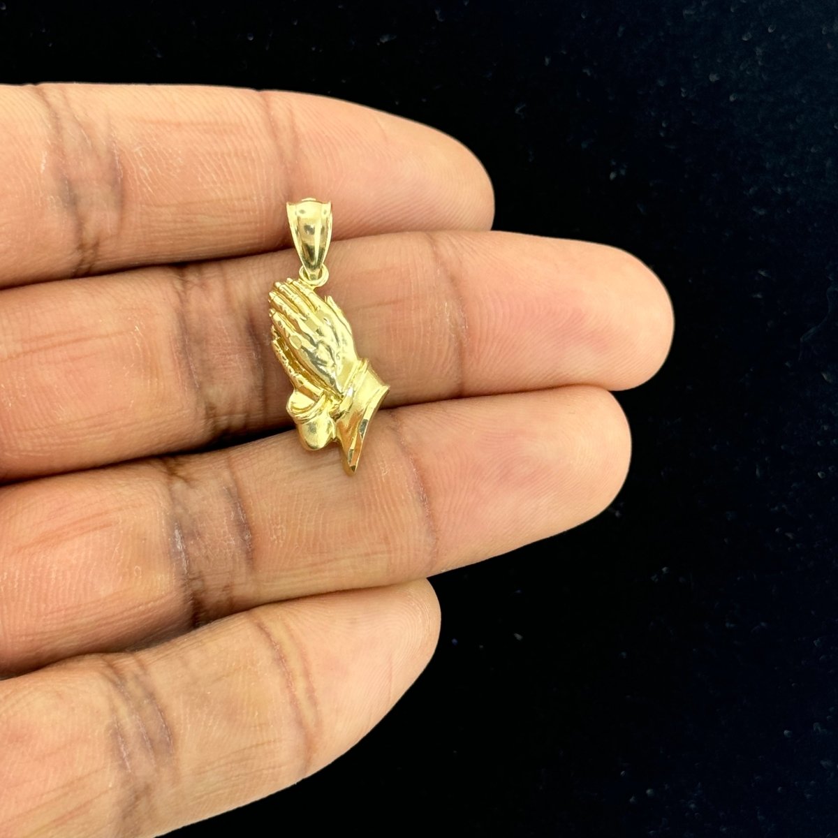 10KT Praying Hands Gold Pendant - 1.67 Grm