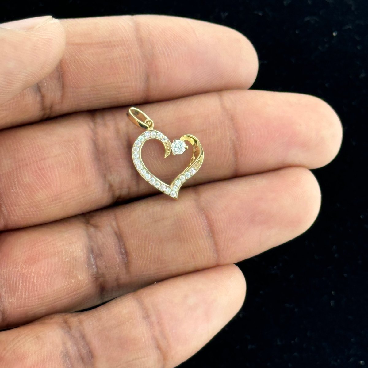 10kt Small Heart Gold Pendant - 0.76 Grm