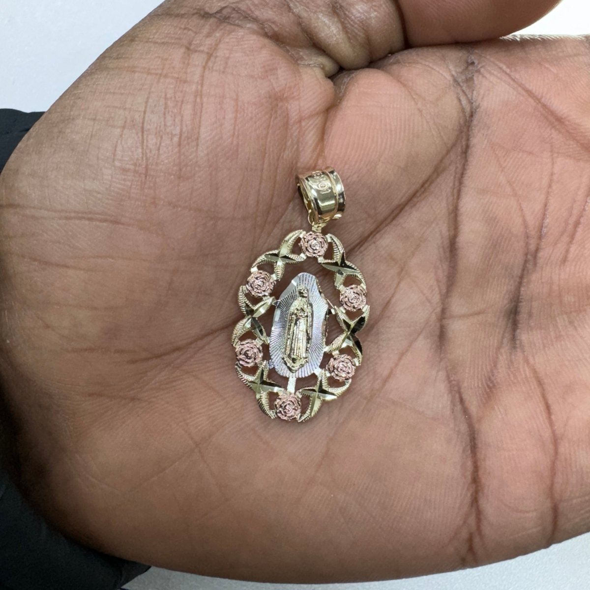 10KT Virgin Mary pendant Real Yellow Gold Diamond cut, 3.04 GRM, 4 mm Bail