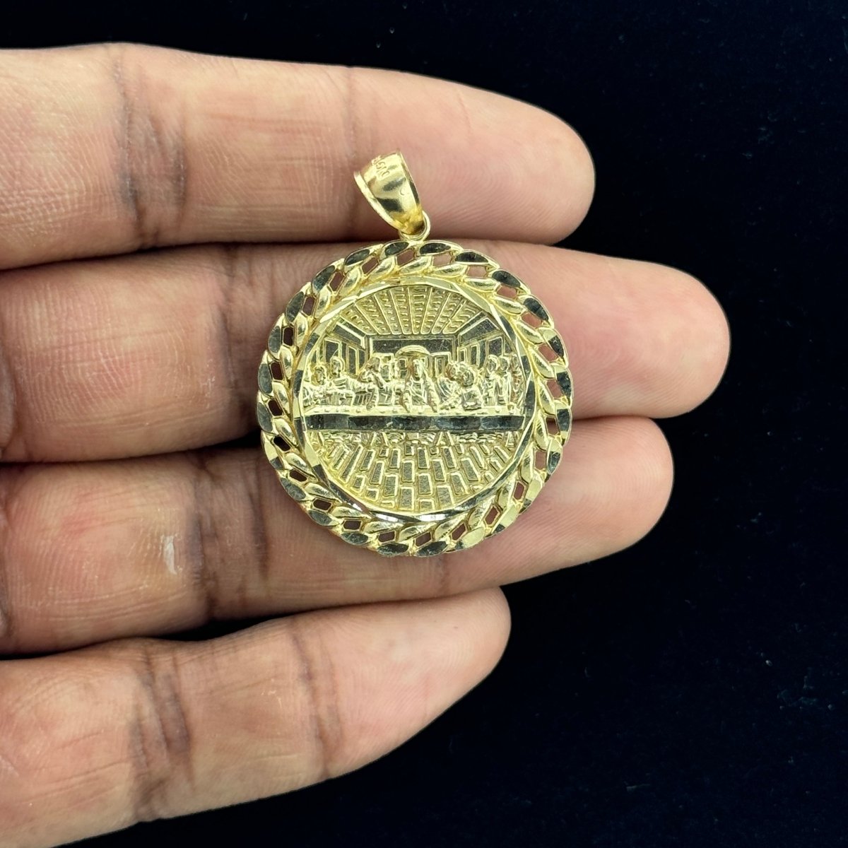 10KT Yellow Gold Last Supper Pendant - 5.2g