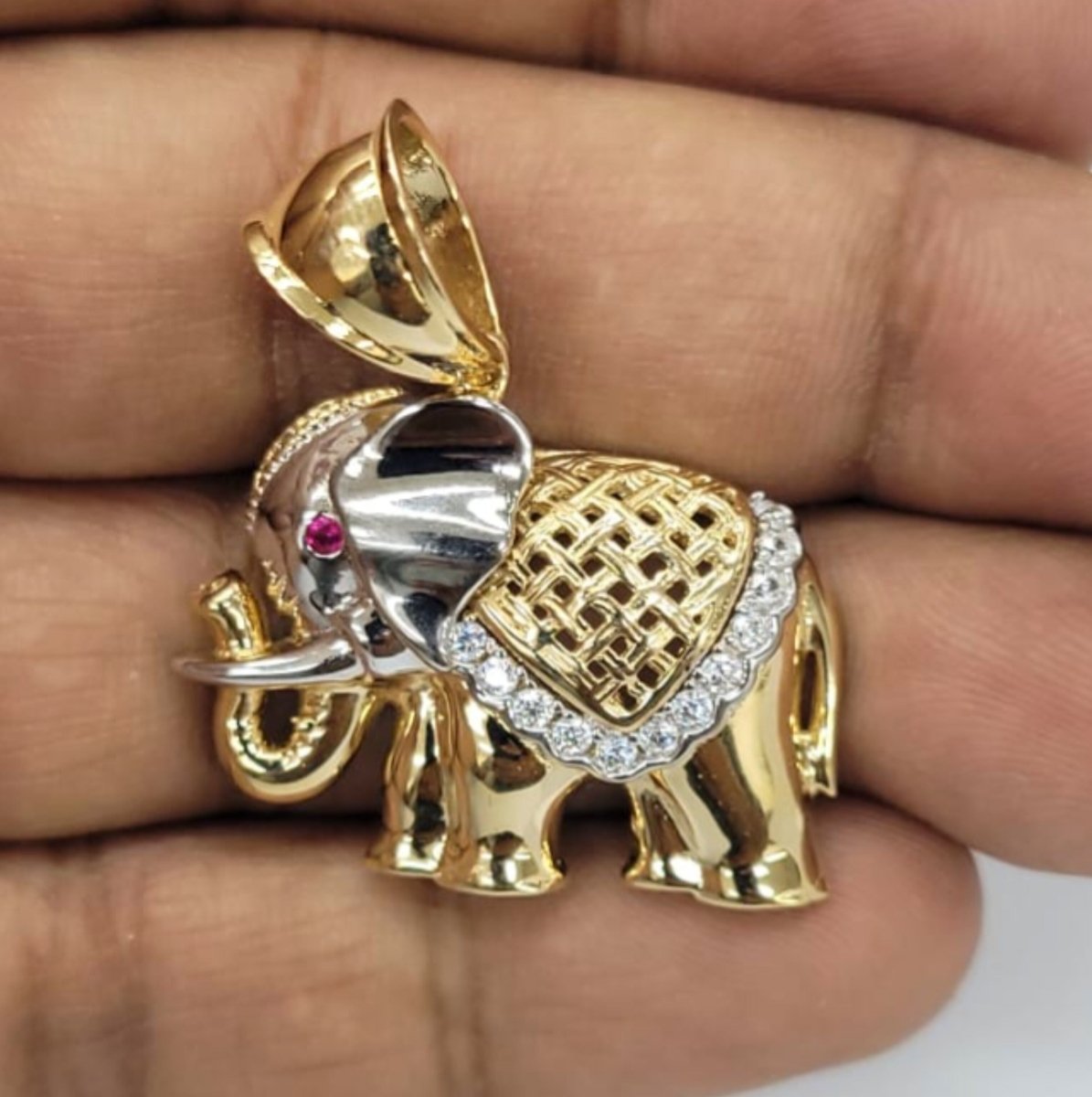 14KT Elephant Gold Diamond cut Bail 5.0 mm 9.10 GRM