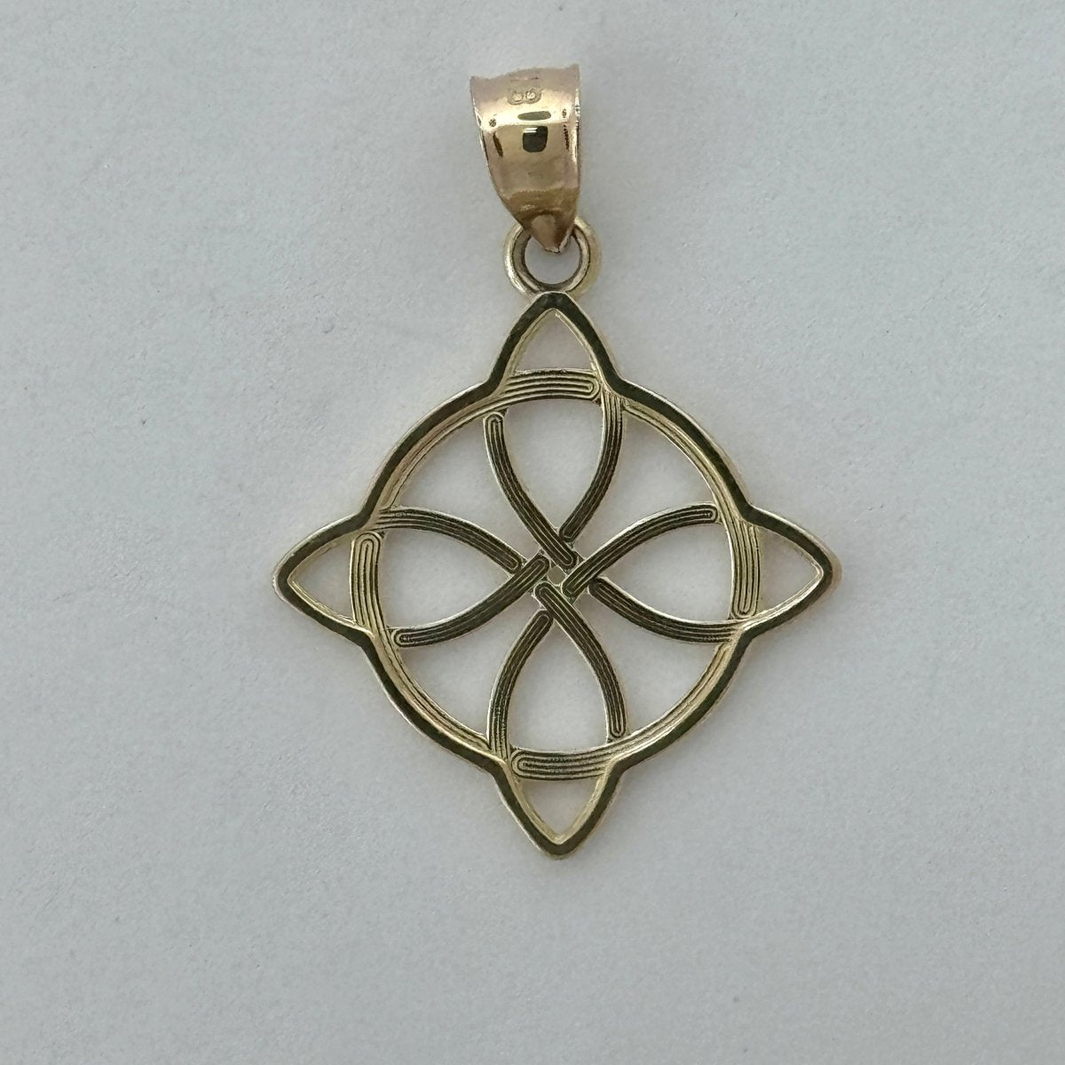 14KT Gold Witches Knot Pendant - 2mm Bail, 1.97 Grams, 1.27 Inches.