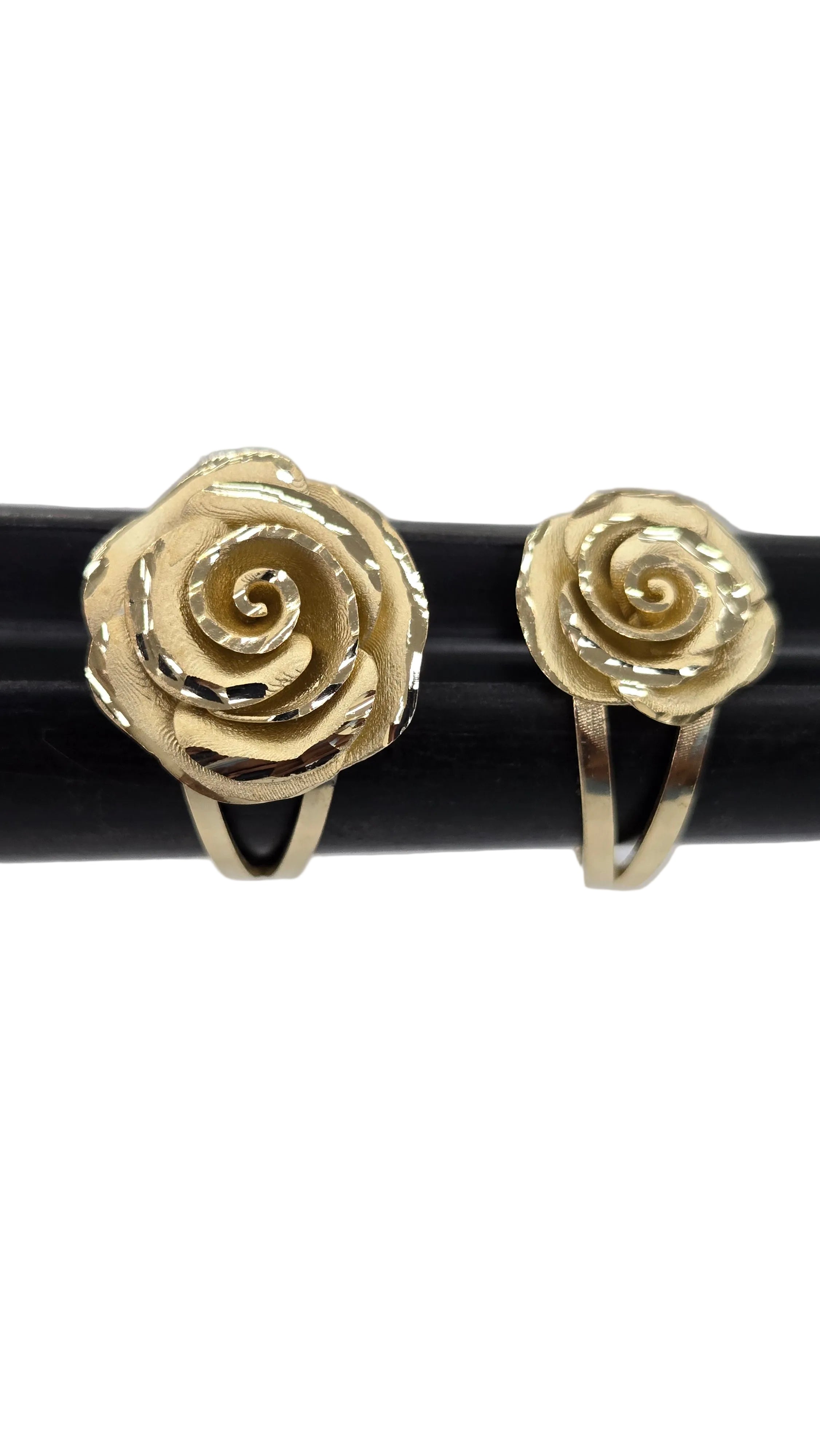 10K gold rose ring with 3D satin finish and diamond-cut detailing