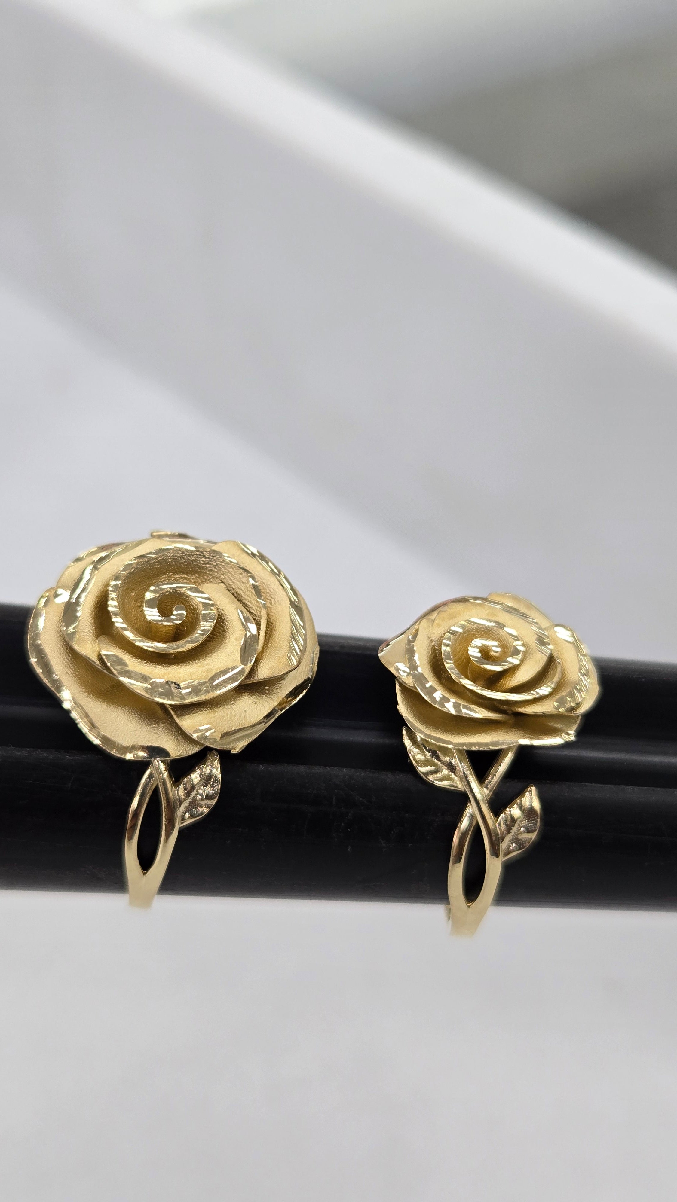 10KT gold rose ring with 3D rose flower design and petal detail, satin and diamond-cut finish